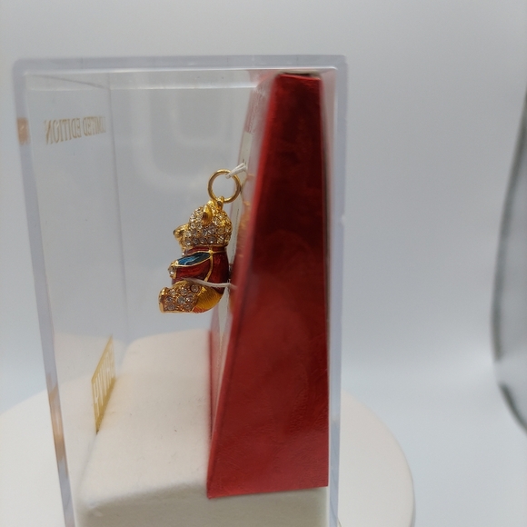 Vintage Savvy Collection Swarvoski Crystal Bear Pendant 1". - Picture 5 of 11